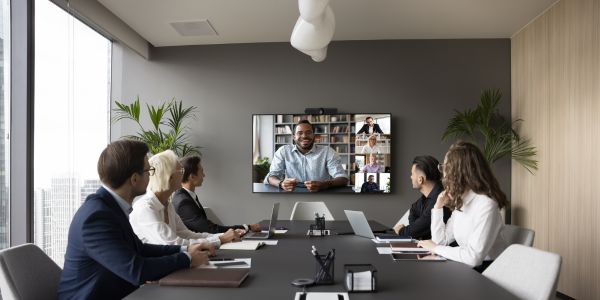 Scegliere il sistema di videoconferenza per la sala riunioni aziendale